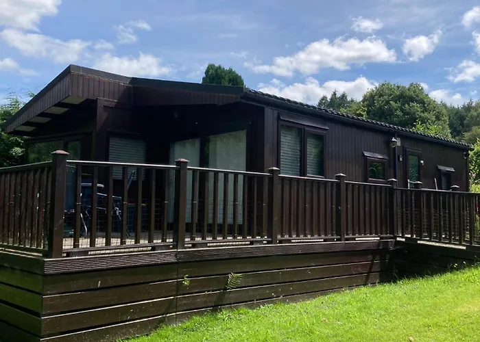 Lakeside Retreat - Lodge 2F Caer Beris Holiday Park - No Commercial Vehicles Allowed On Site