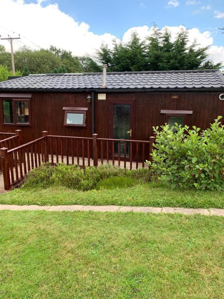 Lakeside Retreat - 2f Caer Beris - No Commercial Vehicles Allowed On Site Apartment
